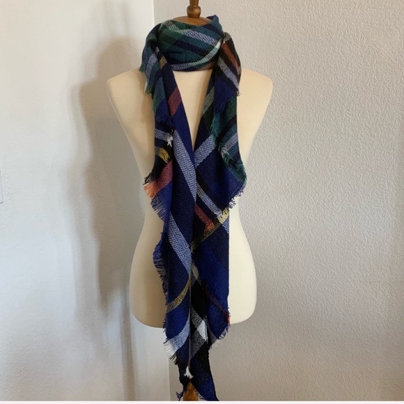 Soft Triangular Scarf Gray Pale Blue PlaidBlanket - Picture 6 of 7